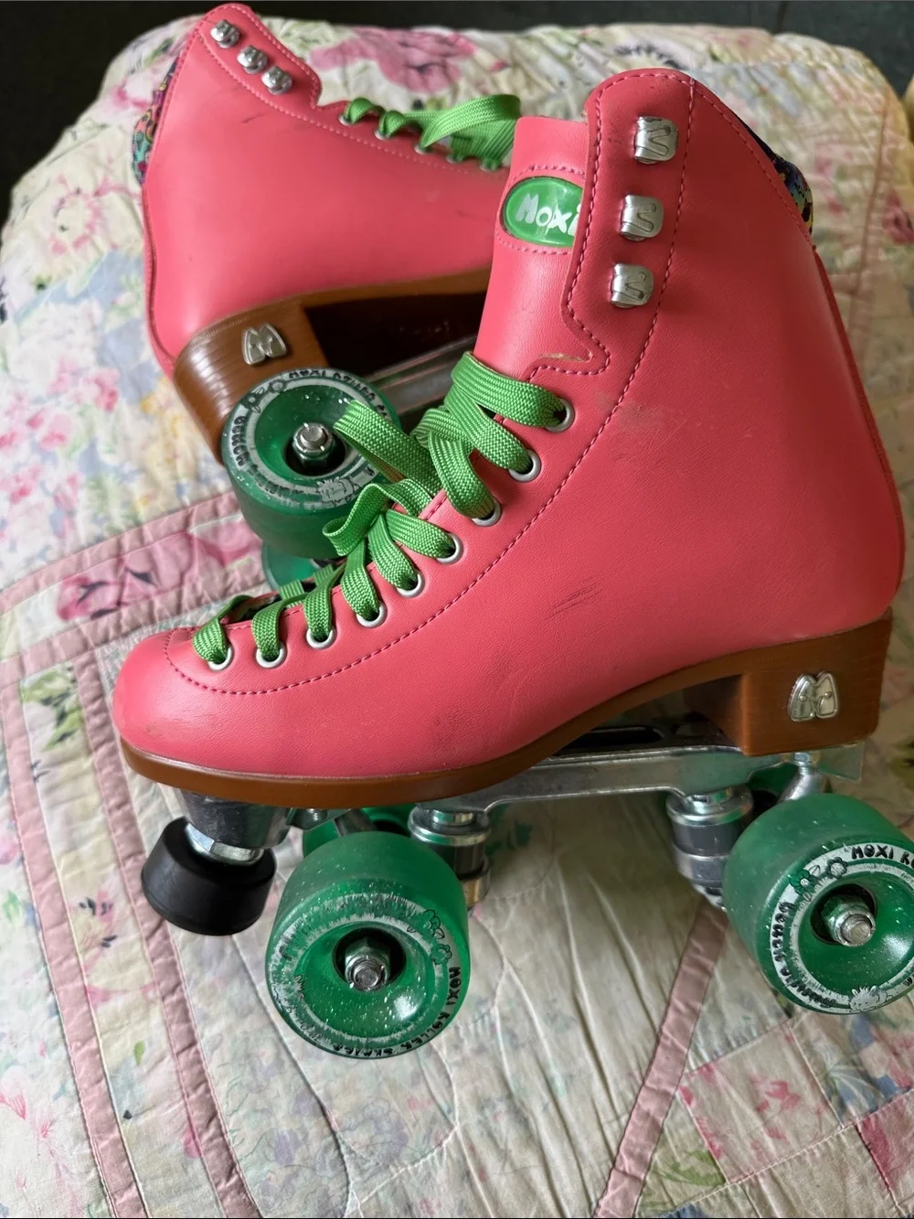 Moxi size 5 Us Watermellon Roller Skates